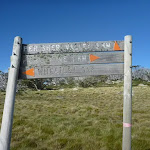 The older signpost at Int of Porcupine Trail and Wheatley Link Track