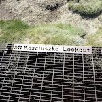 Signpost on path for Mt Kosciuszko Lookout