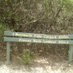 Sign to Wentworth Falls carpark